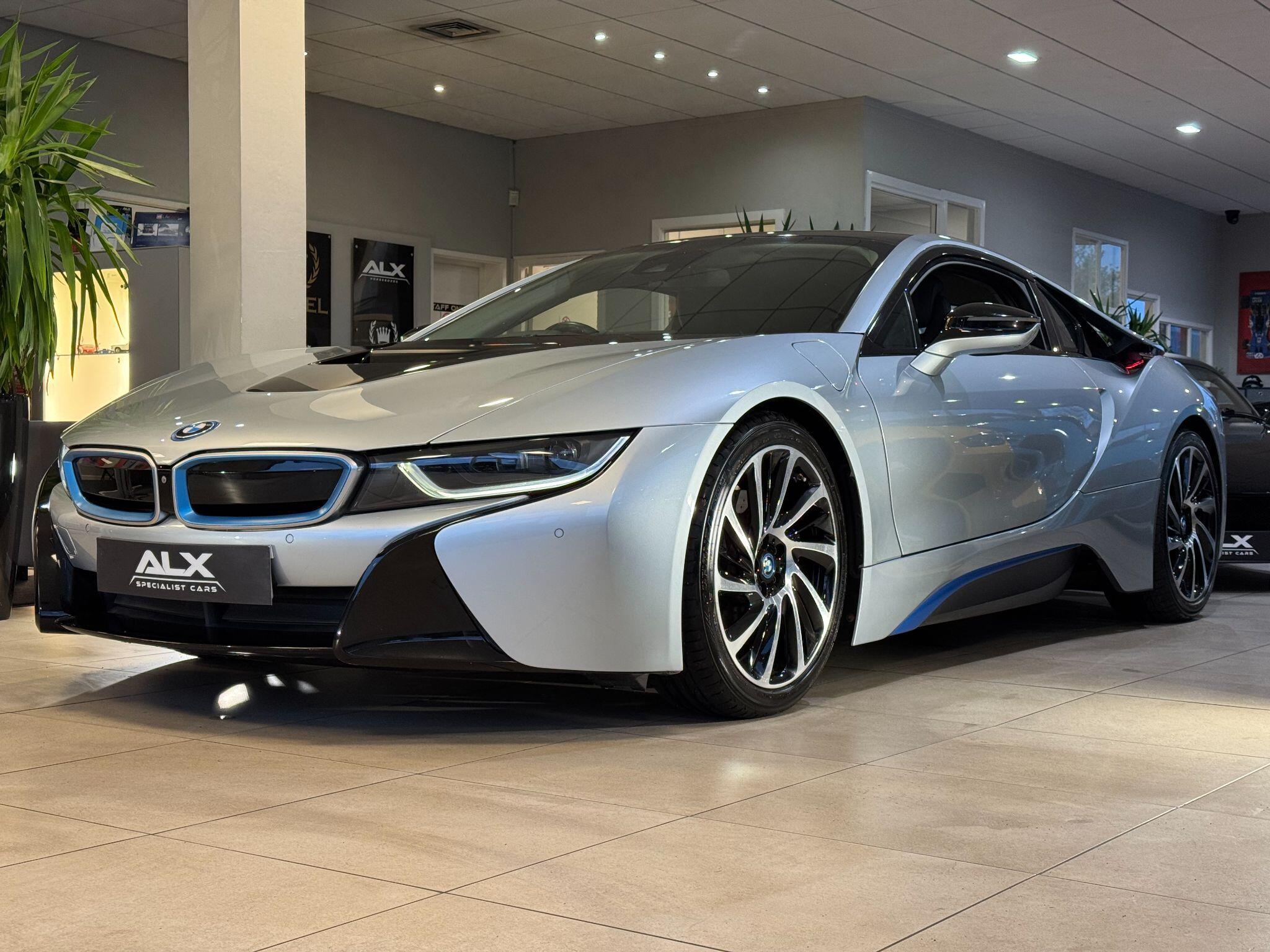 BMW i8 - Image 12
