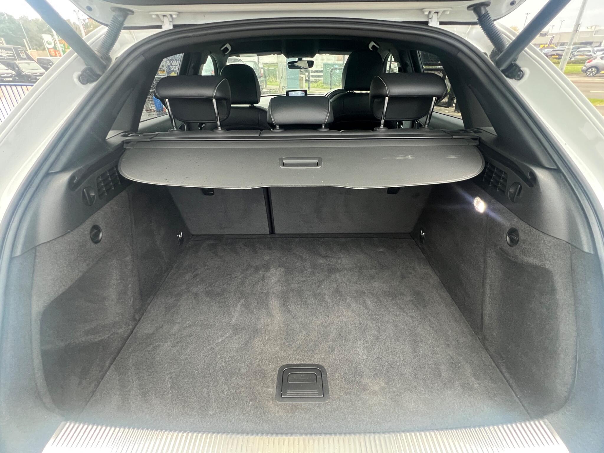 Audi Q3 - Image 17