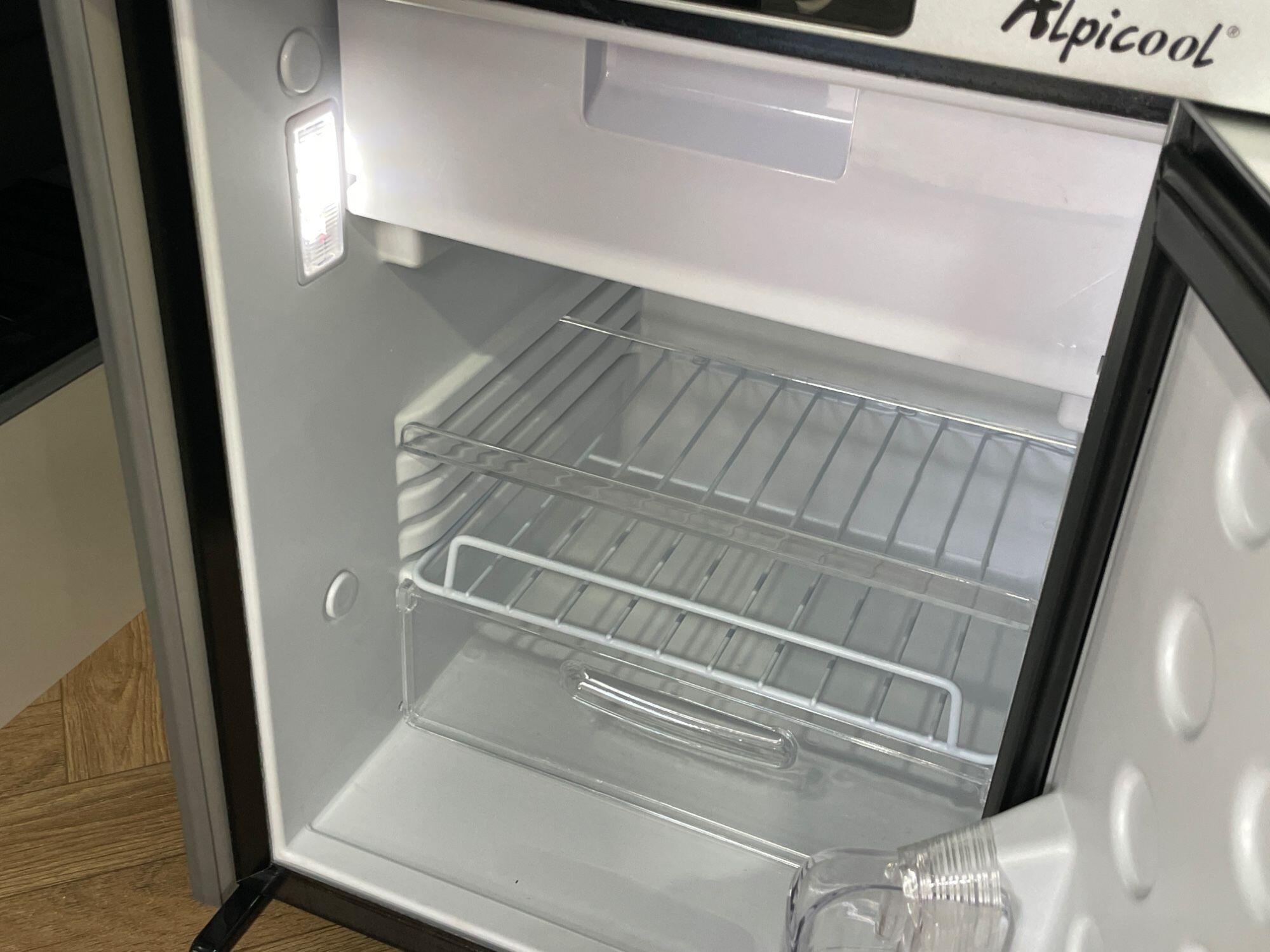 Volkswagen Transporter - Image 36