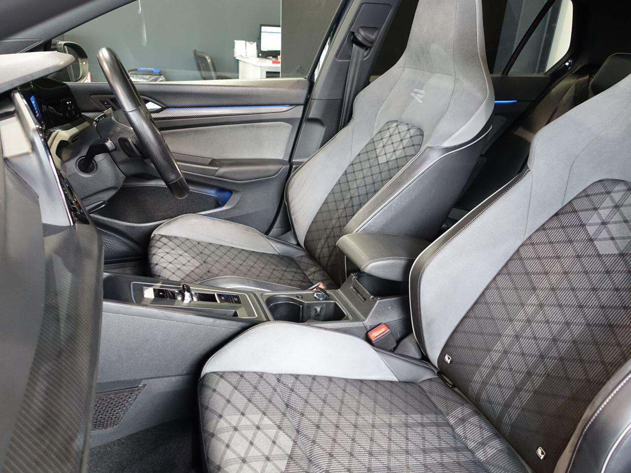 Volkswagen Golf - Image 35