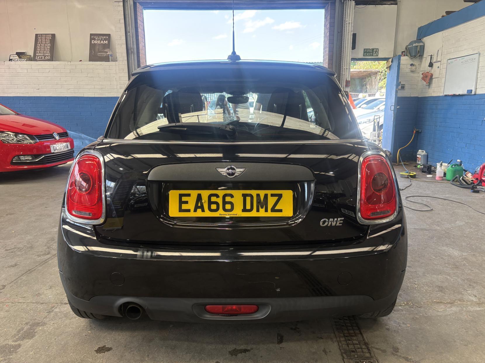 MINI Hatch - Image 8