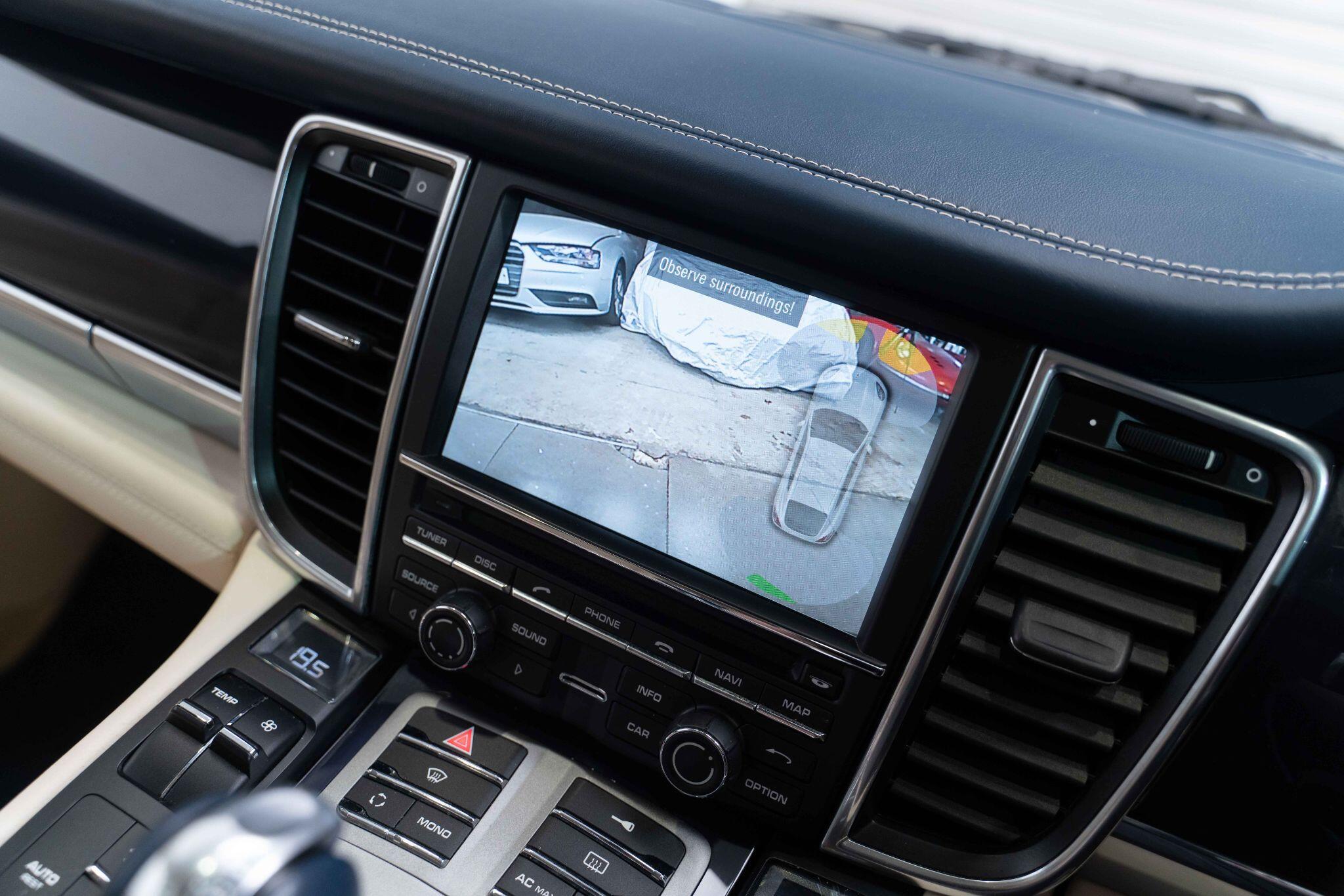 Porsche Panamera - Image 35