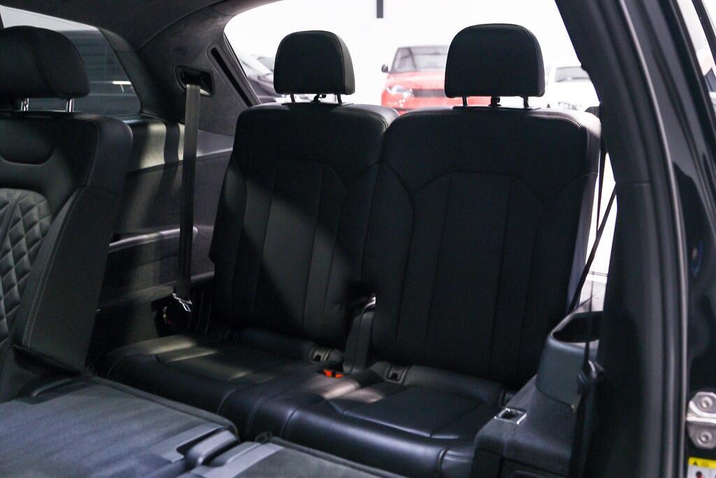 Audi SQ7 - Image 26
