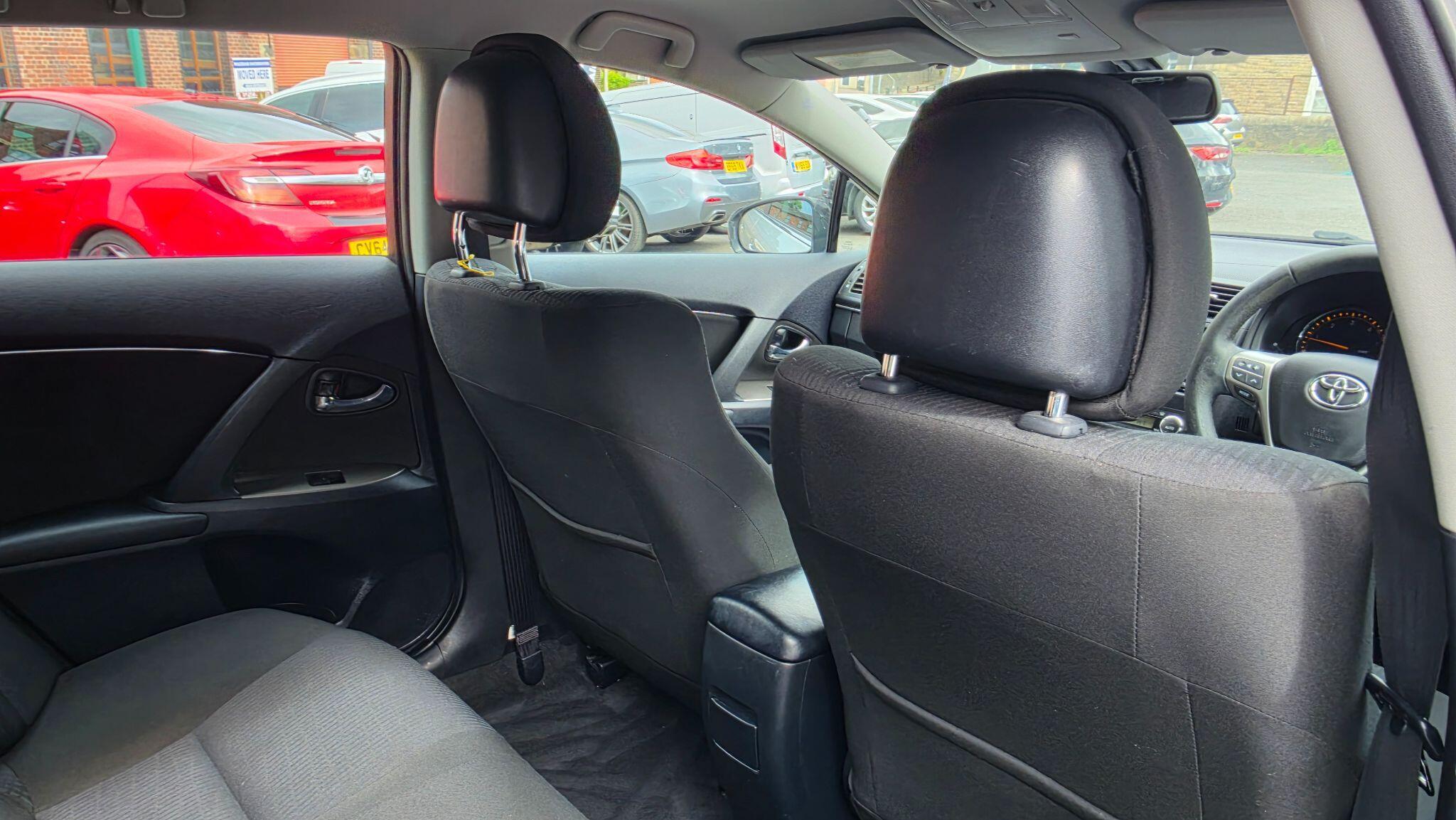 Toyota Avensis - Image 16