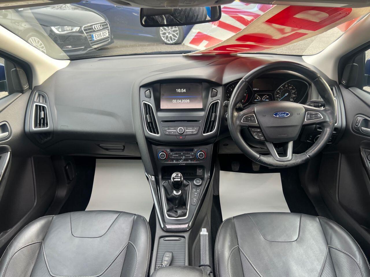 Ford Focus - Image 19