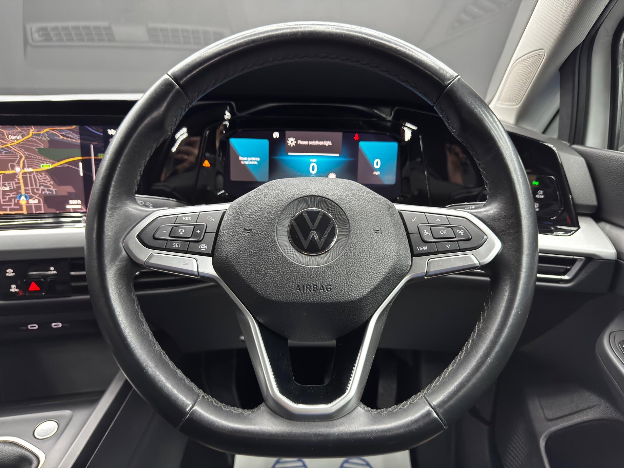 Volkswagen Golf - Image 19