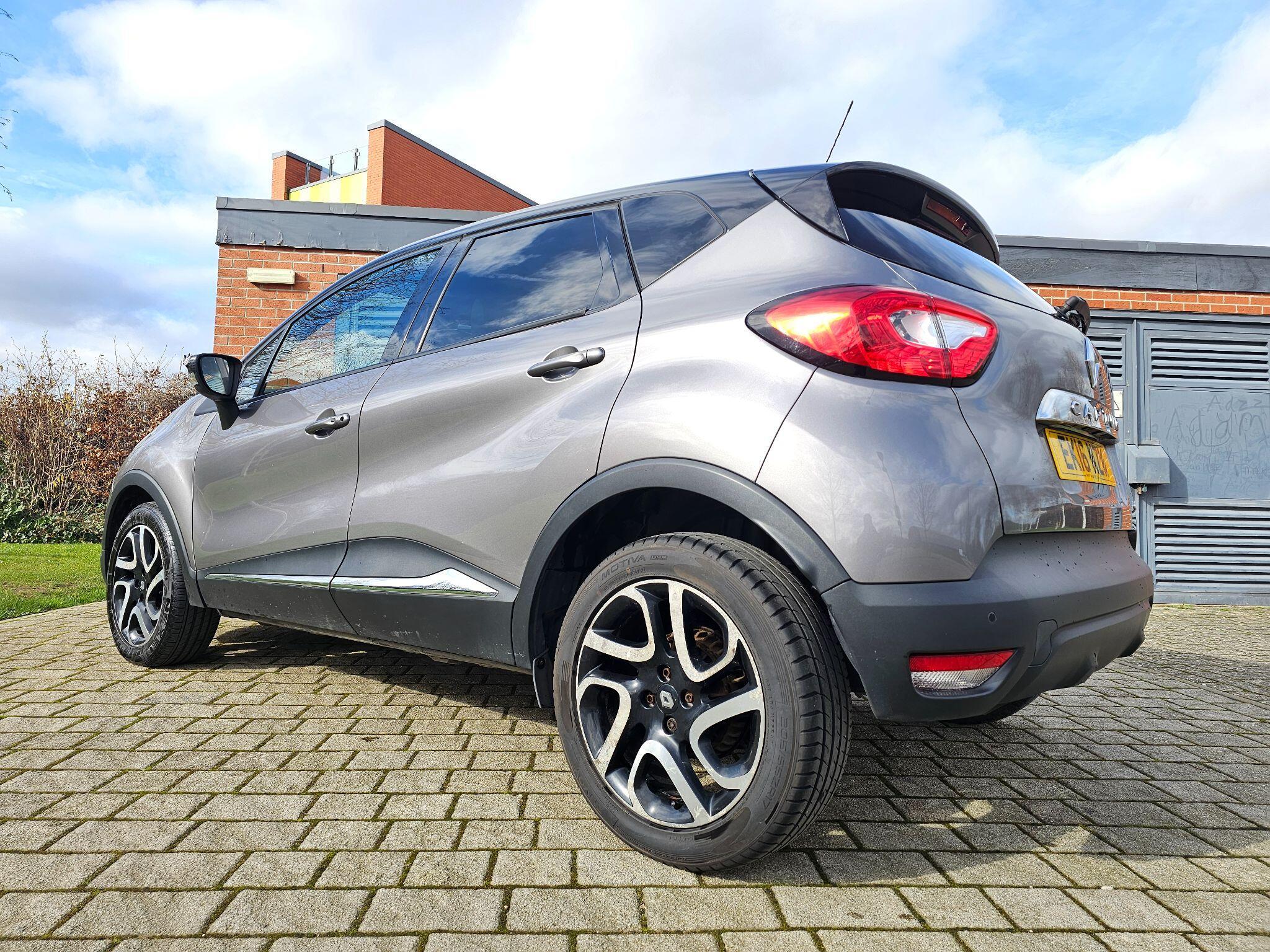 Renault Captur - Image 32