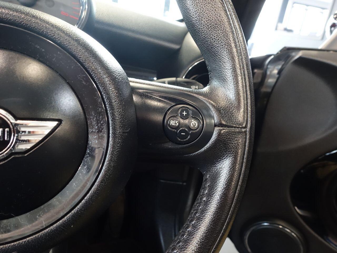 MINI Convertible - Image 19