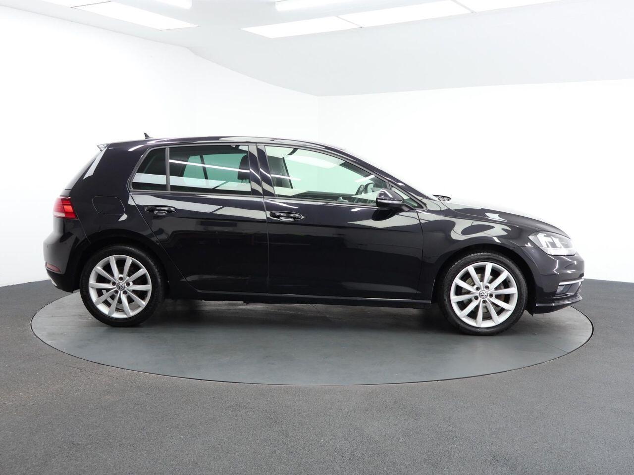 Volkswagen Golf - Image 13