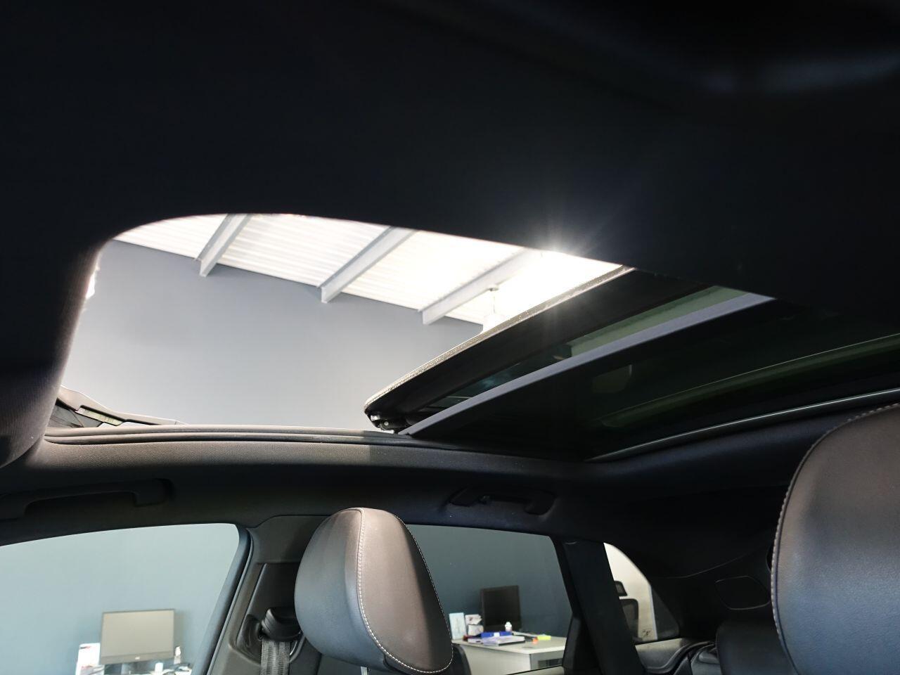Audi Q3 - Image 2
