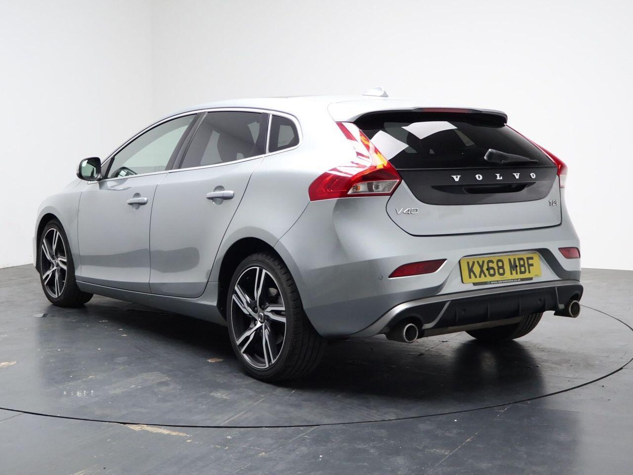Volvo V40 - Image 9