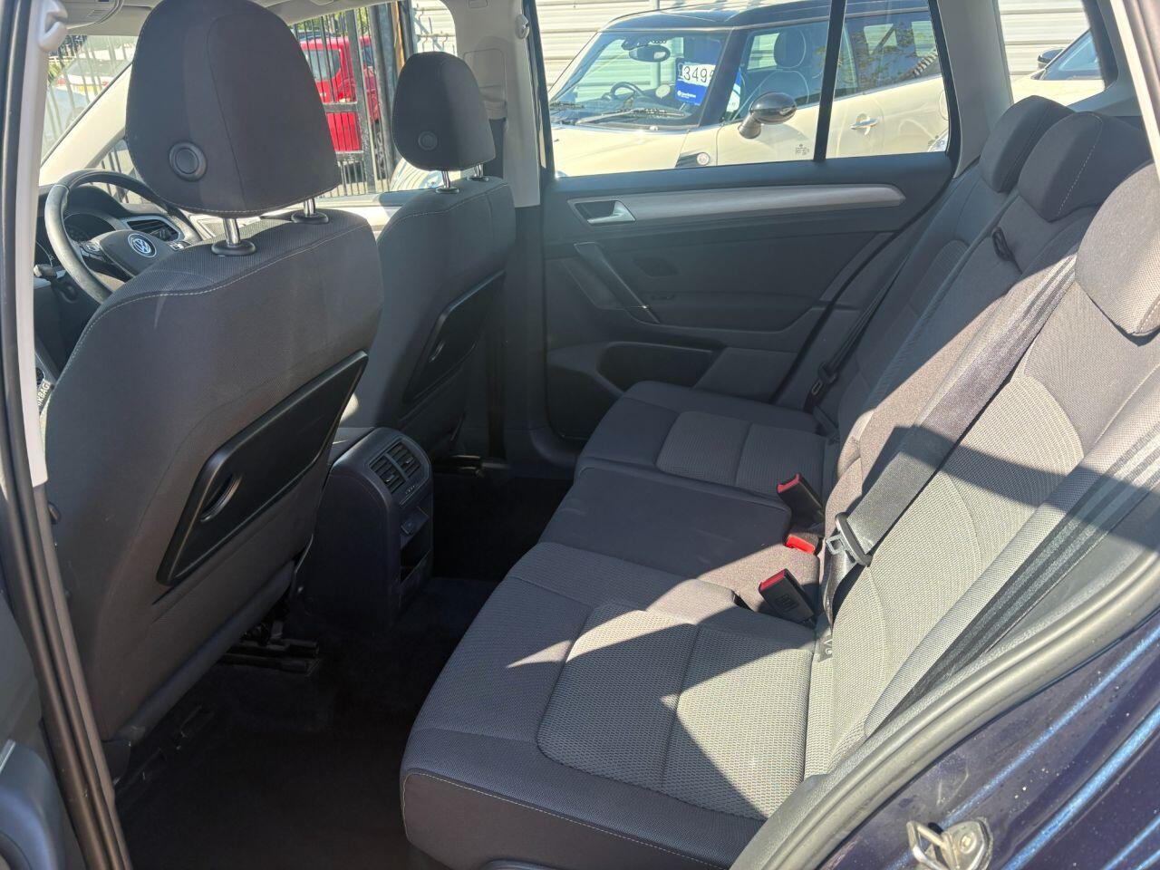 Volkswagen GOLF SV - Image 19