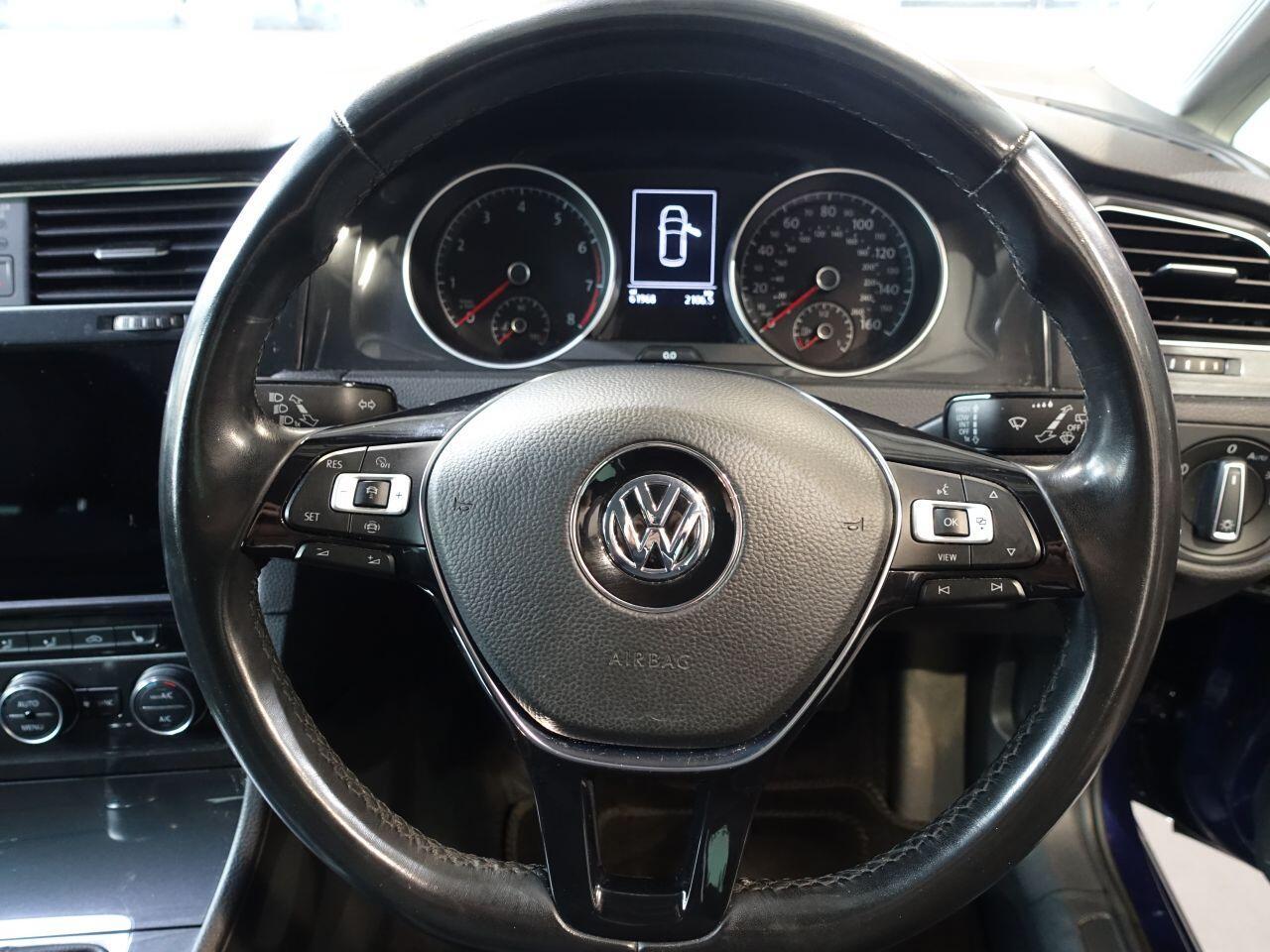 Volkswagen Golf - Image 18