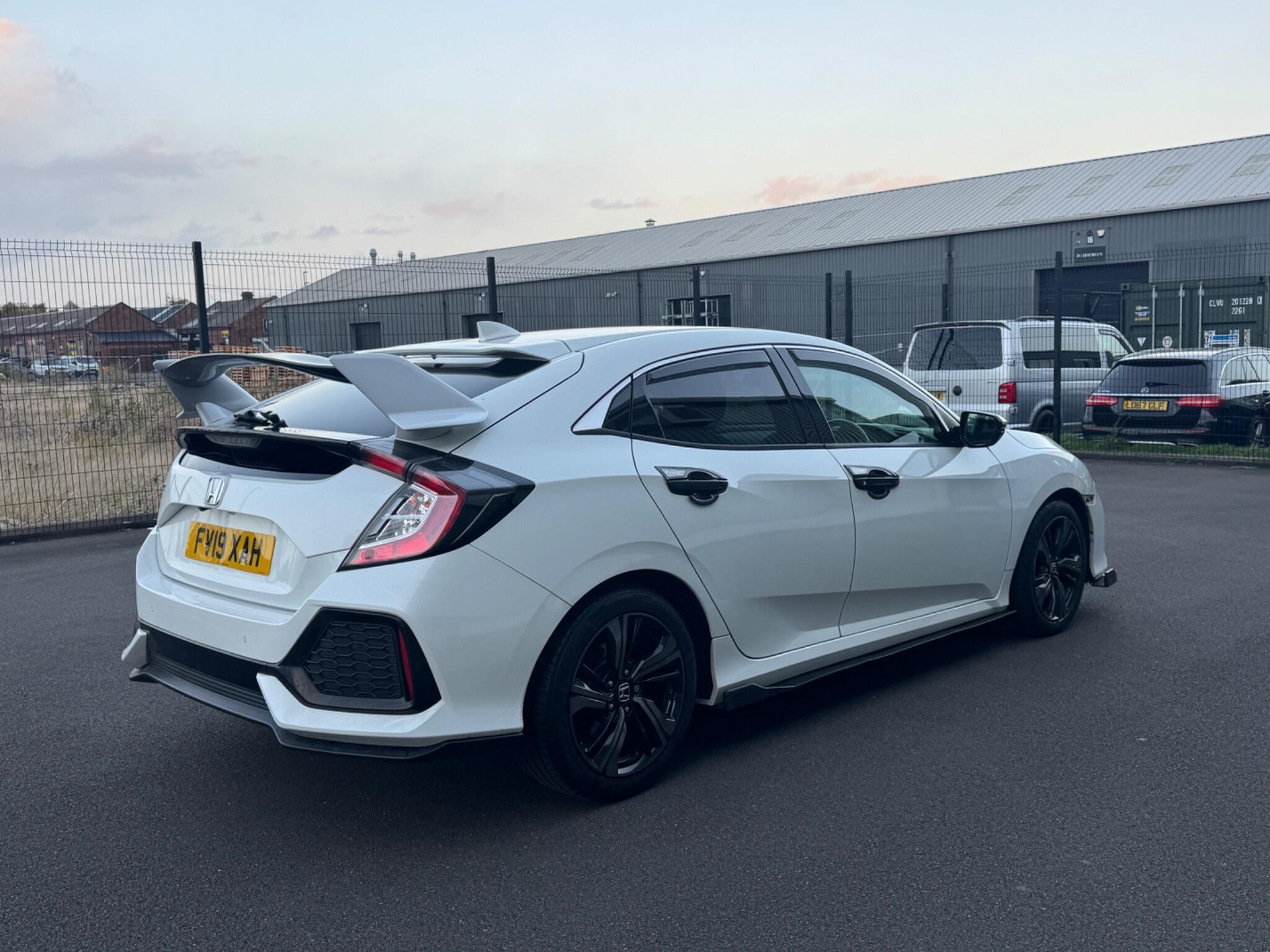 Honda Civic - Image 15