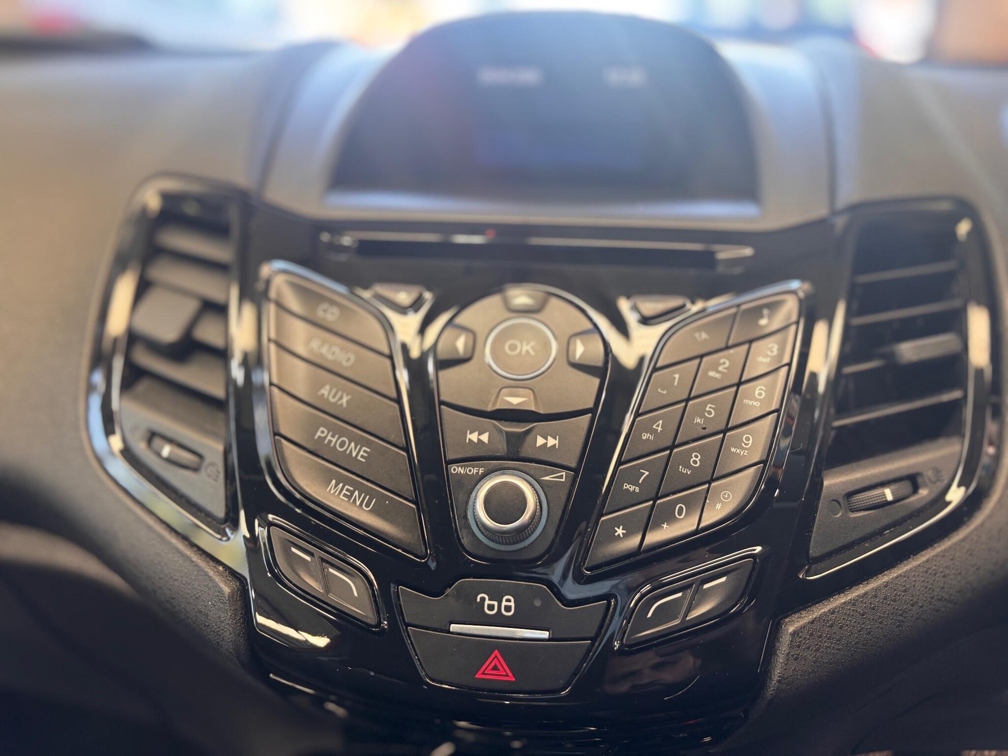 Ford Fiesta - Image 28