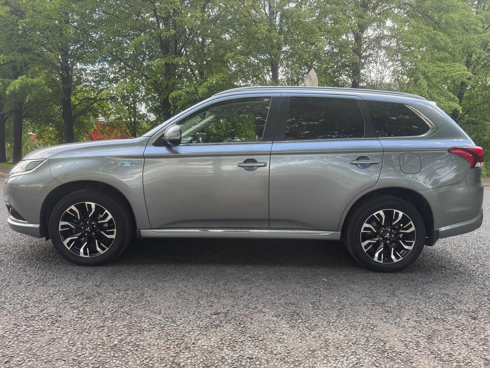 Mitsubishi Outlander - Image 10