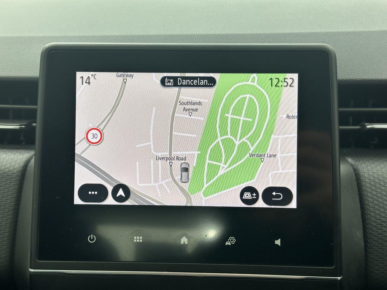 Renault Clio - Image 21