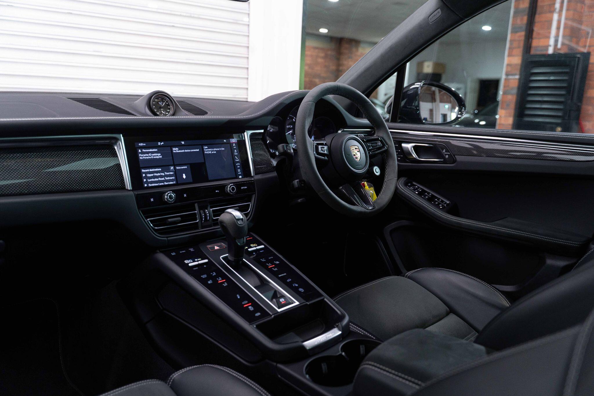 Porsche Macan - Image 10