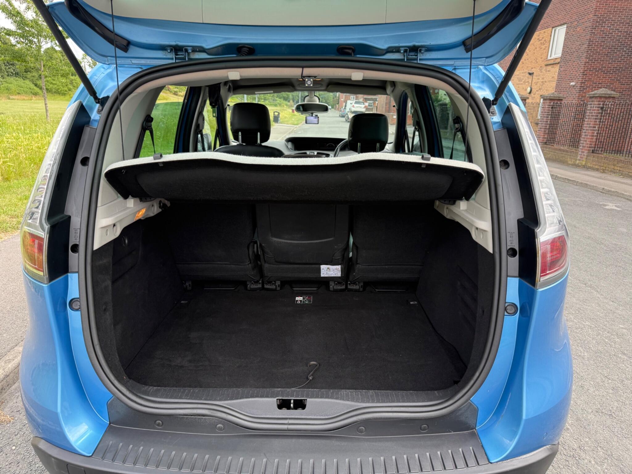 Renault Scenic - Image 12