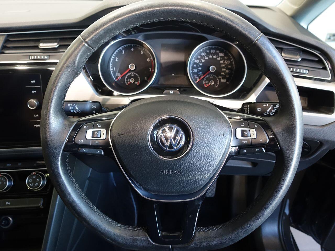 Volkswagen Touran - Image 20