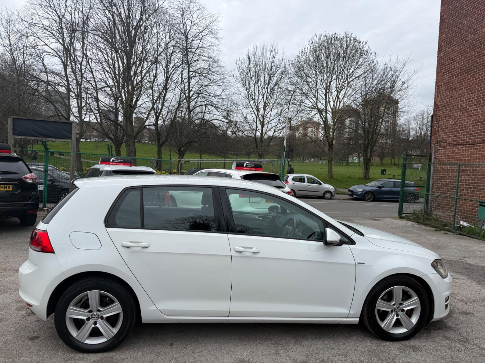 Volkswagen Golf - Image 8