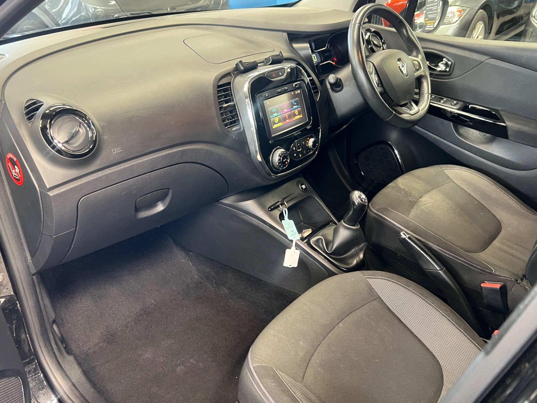 Renault Captur - Image 29