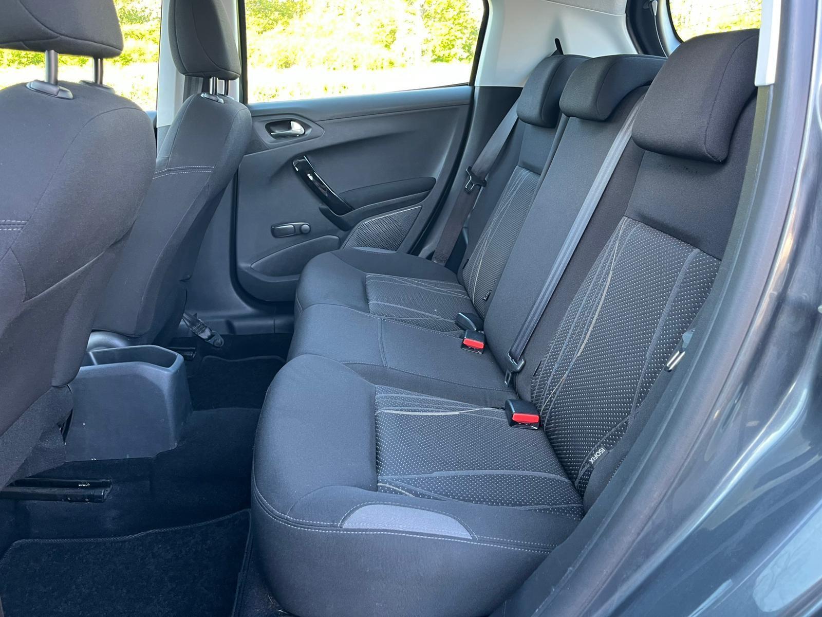 Peugeot 208 - Image 9