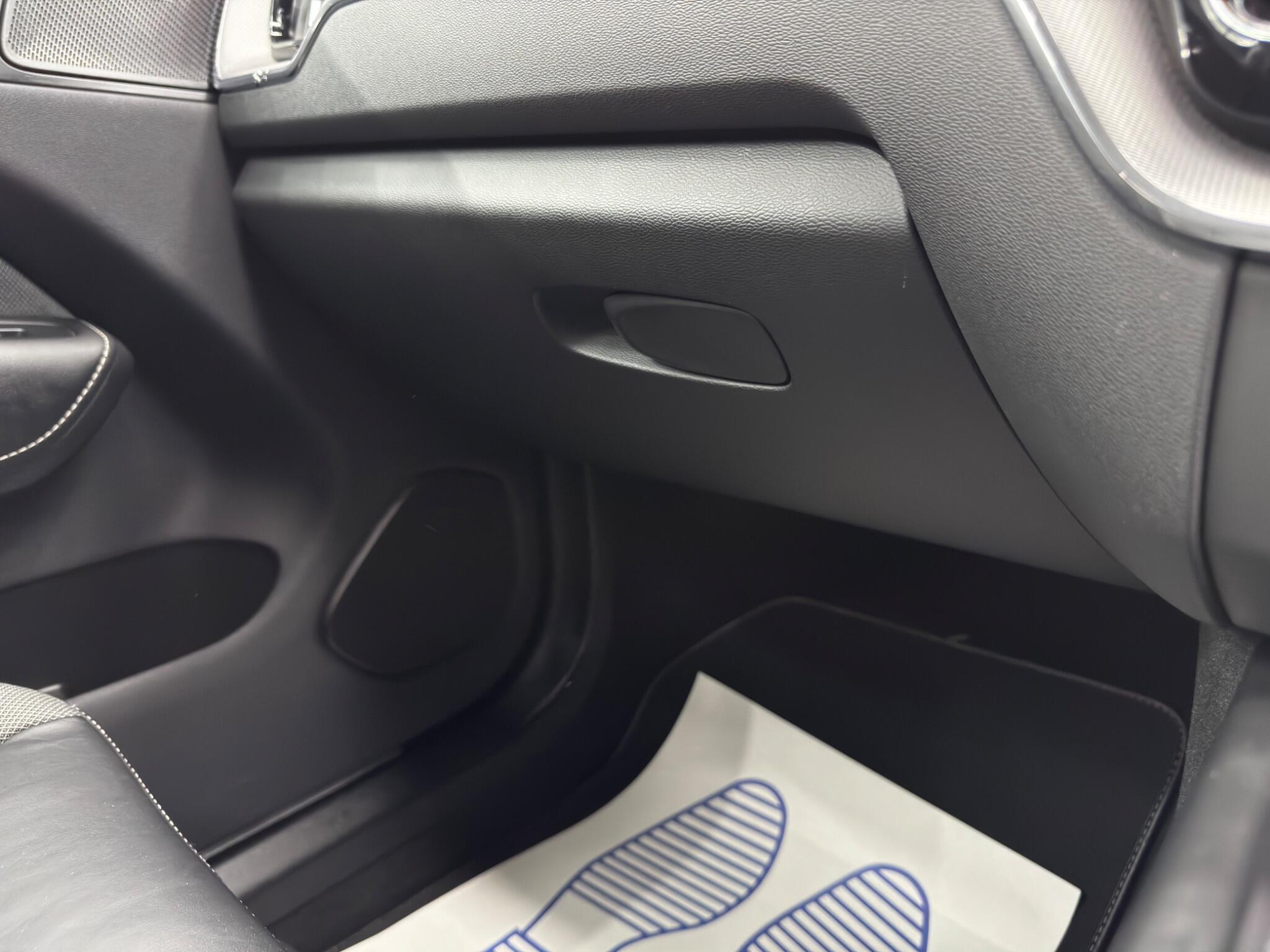 Volvo XC60 - Image 35