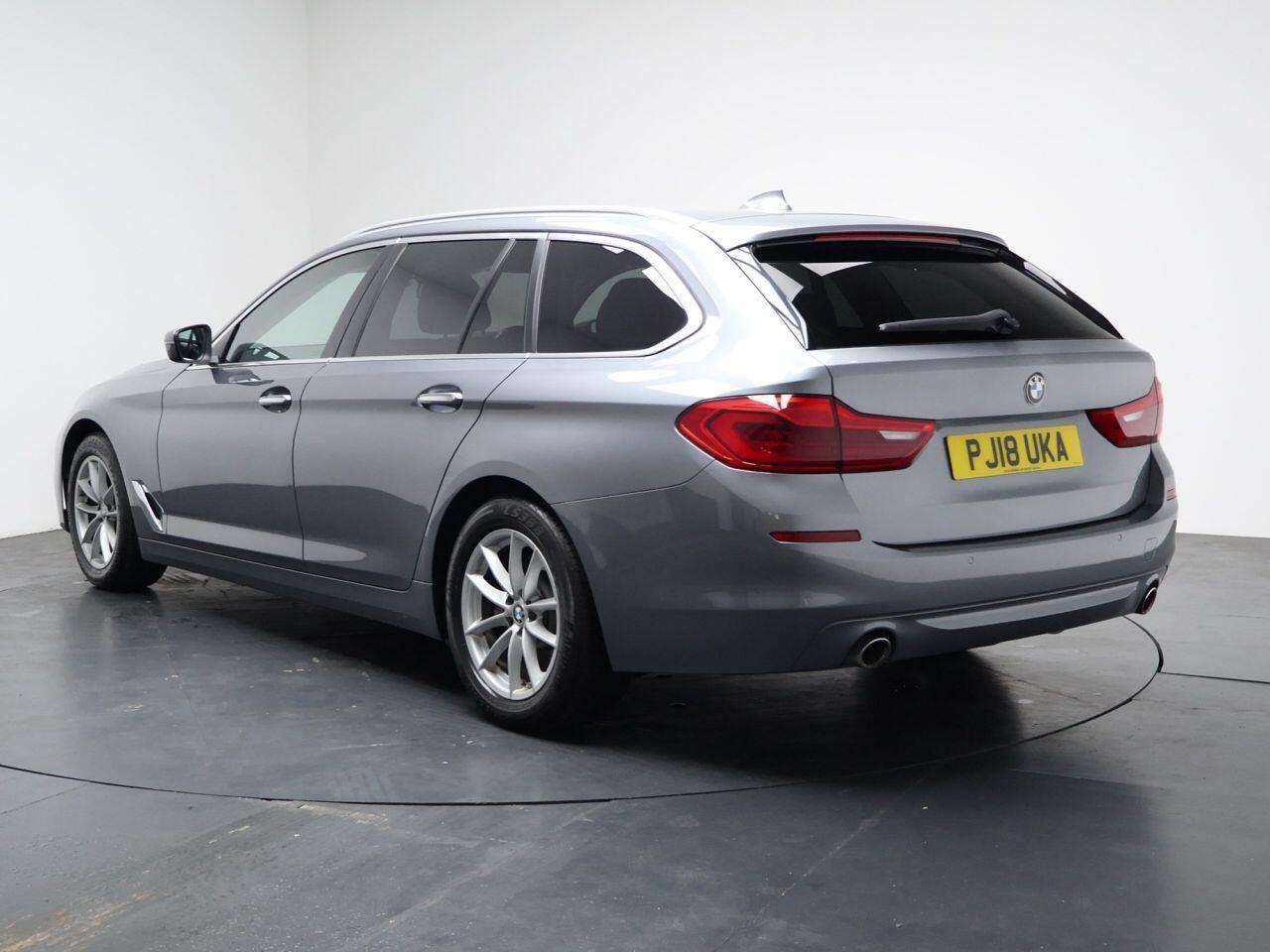 BMW 5 Series - Image 9