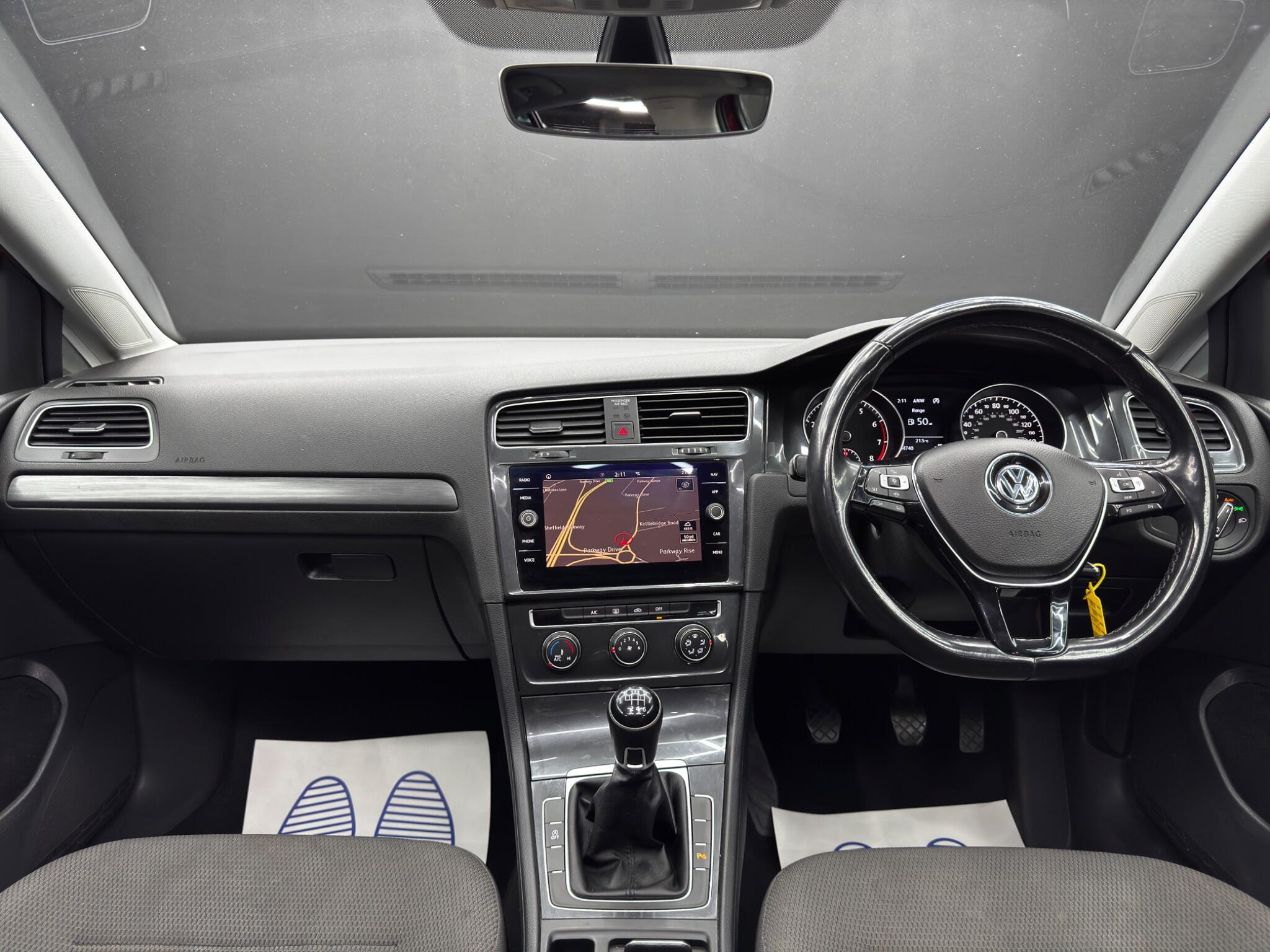 Volkswagen Golf - Image 10