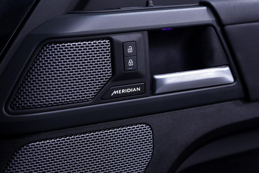 Land Rover Defender 90 - Image 30