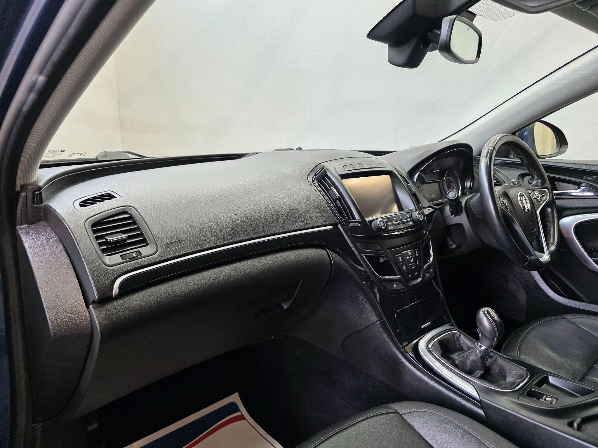 Vauxhall Insignia - Image 15