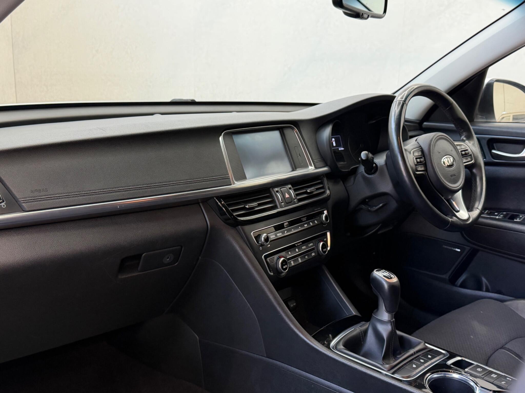 Kia Optima - Image 15
