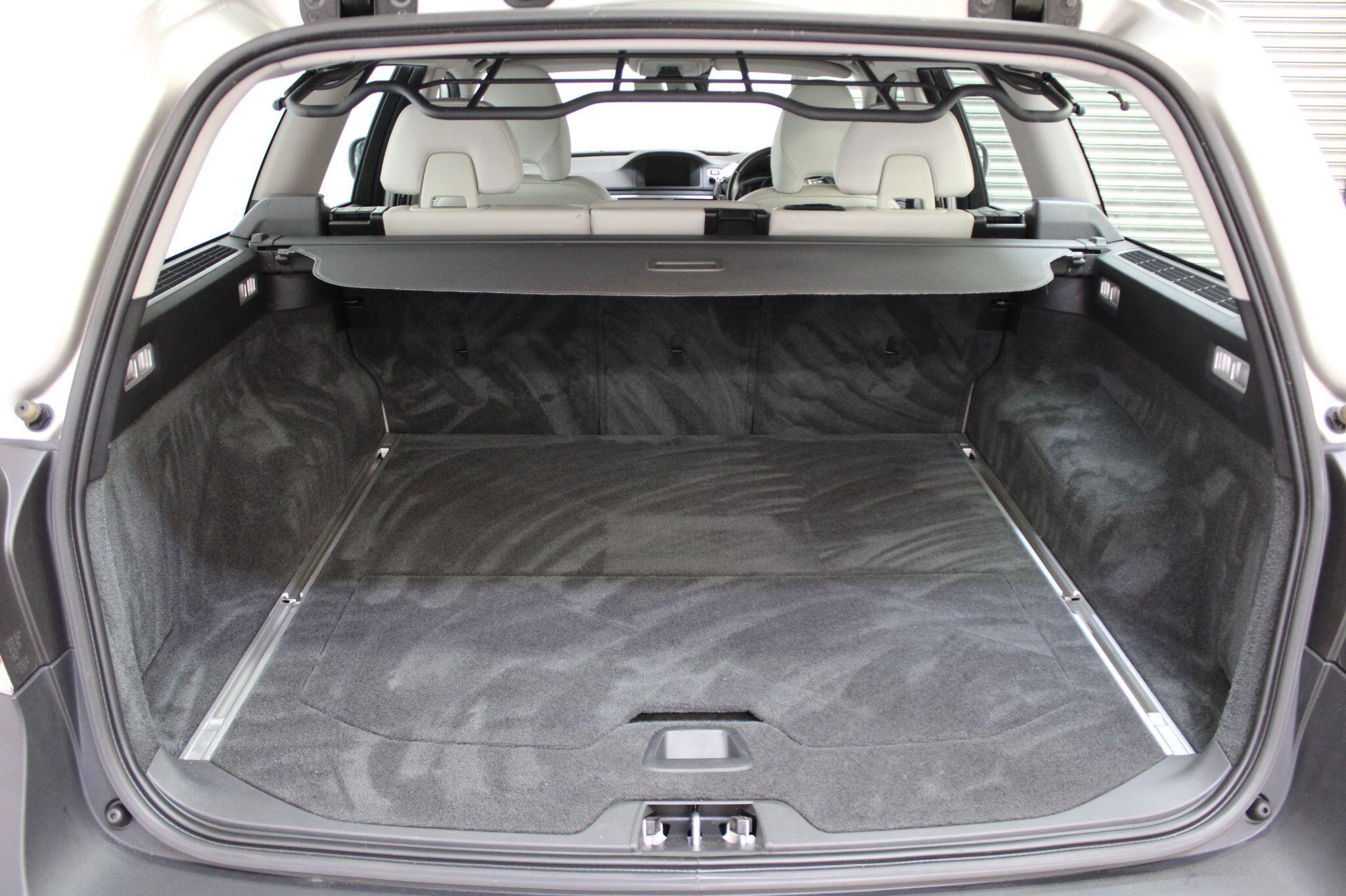 Volvo XC70 - Image 16
