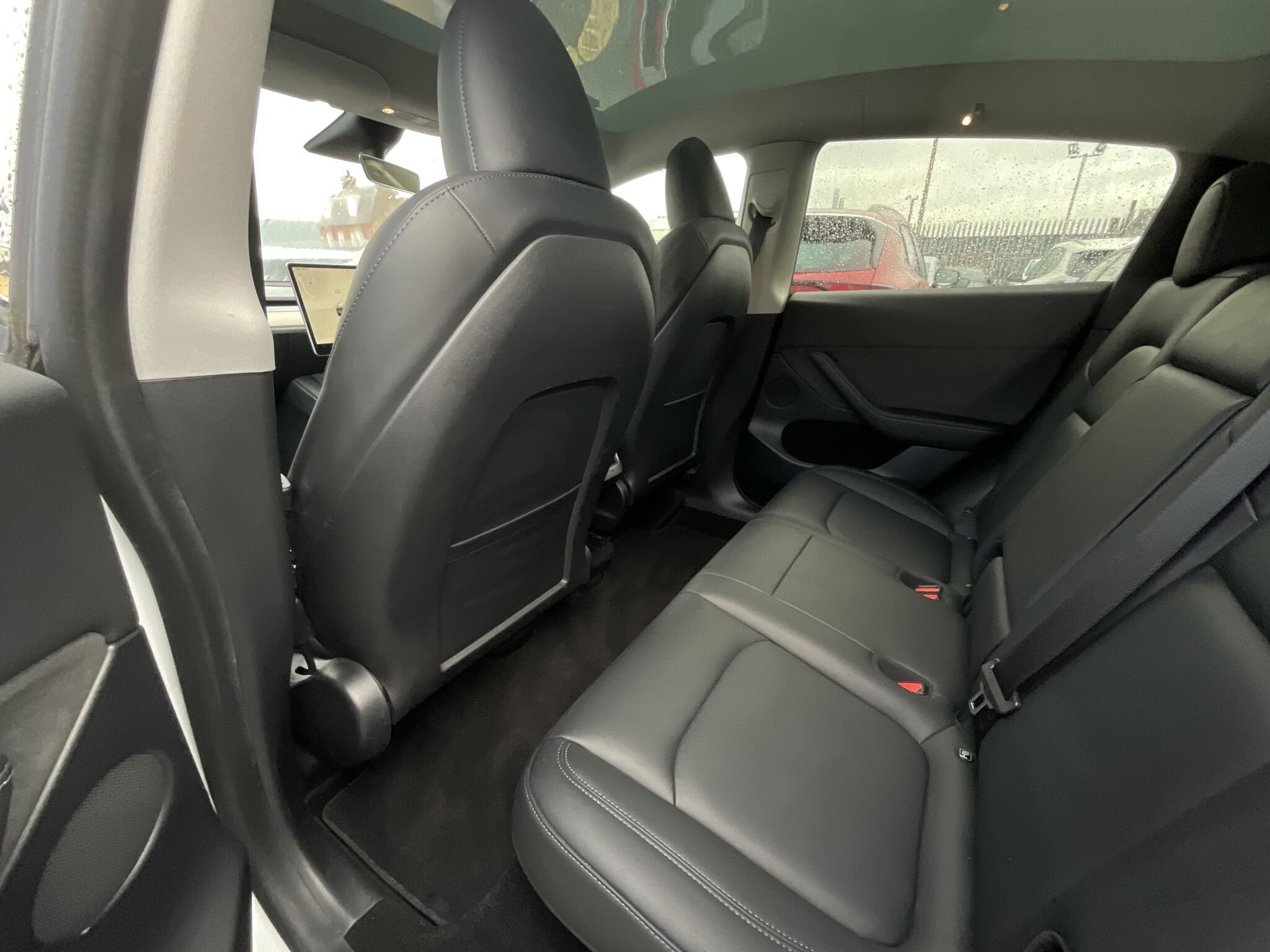 Tesla Model Y - Image 13