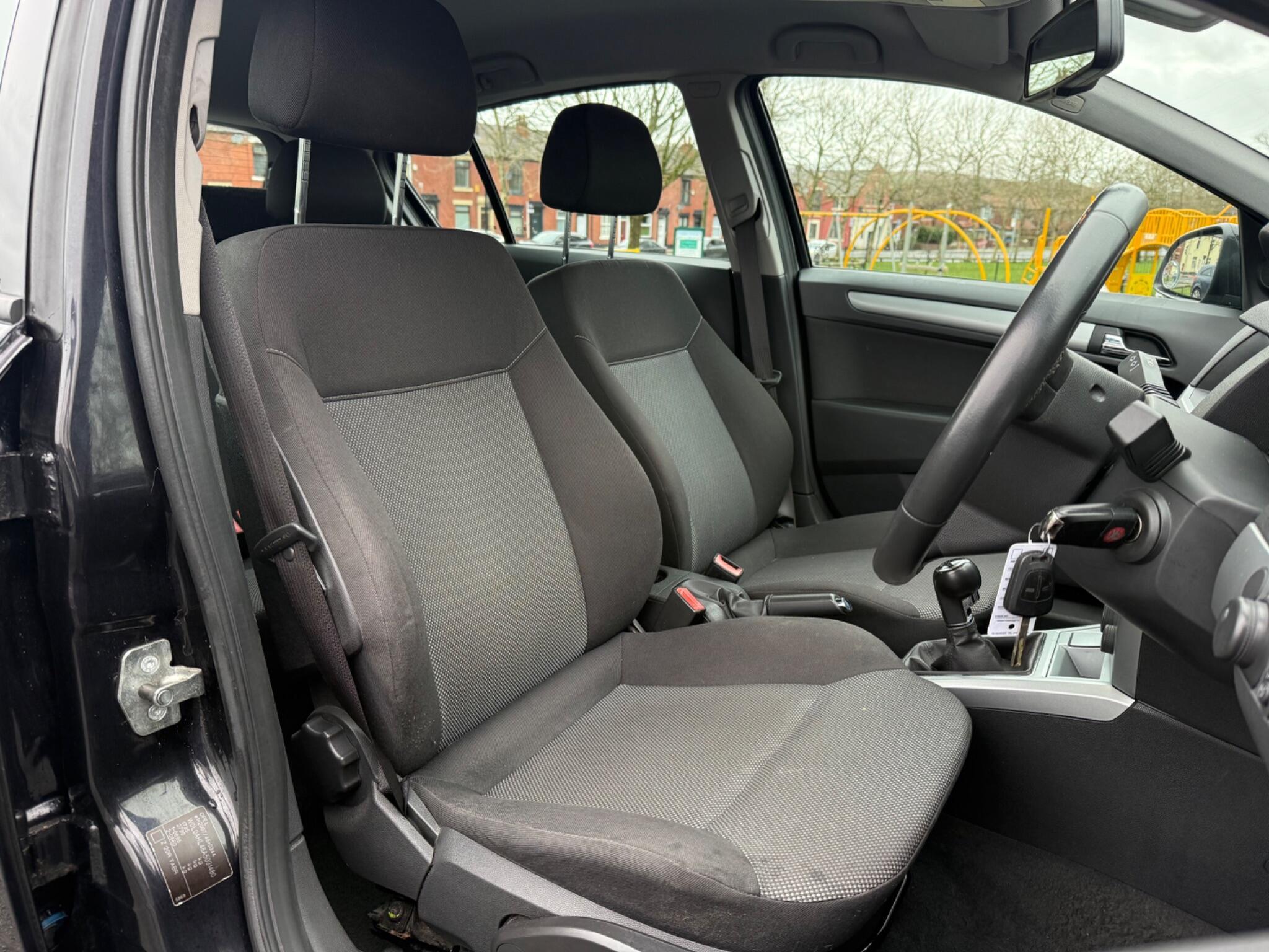 Vauxhall Astra - Image 10