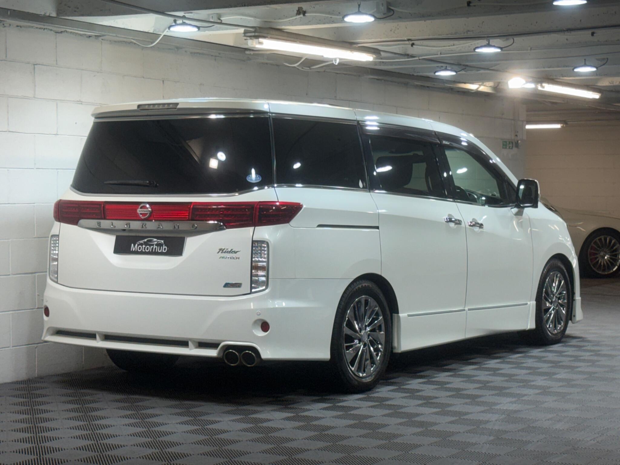 Nissan Elgrand - Image 5