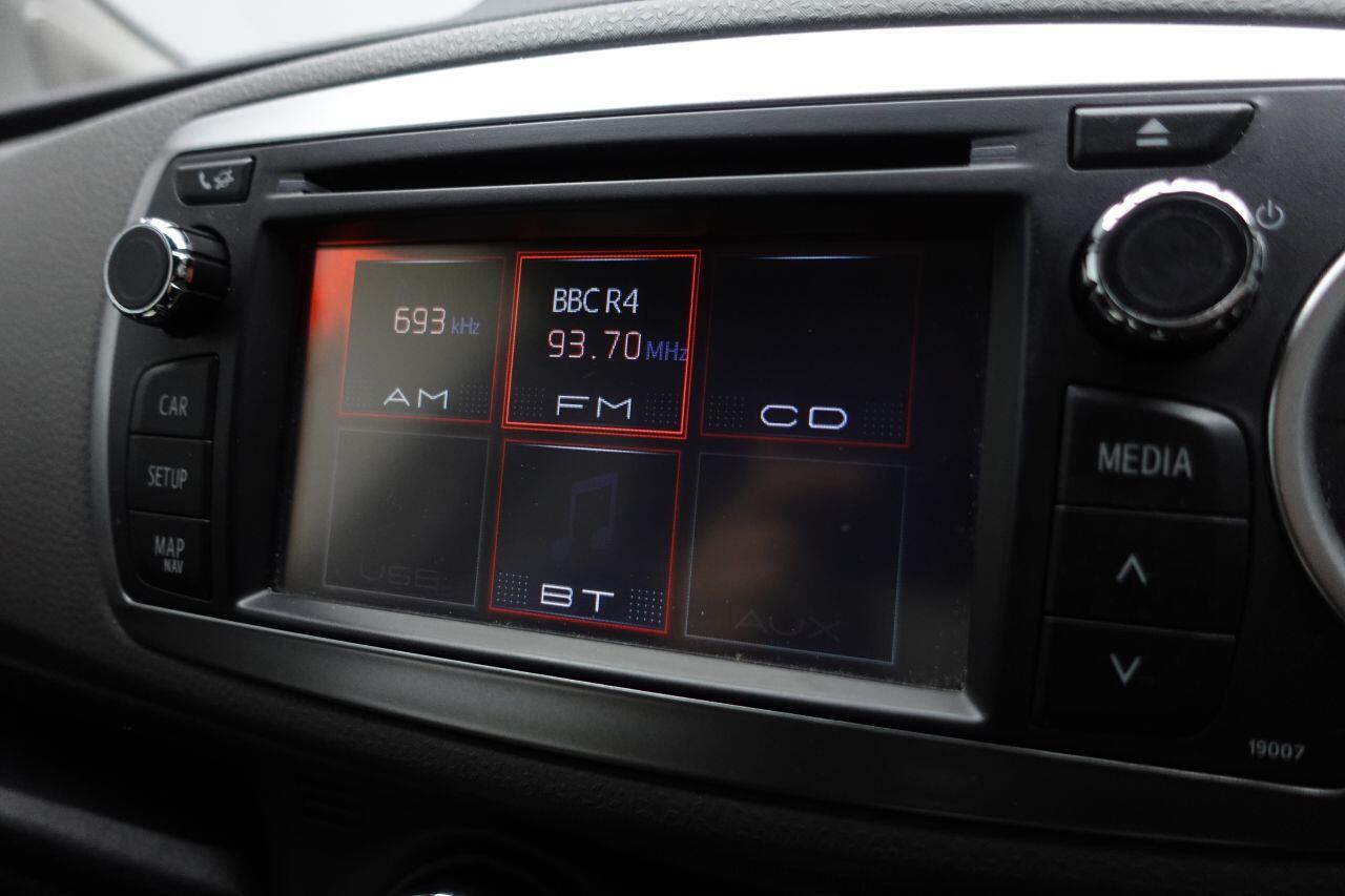 Toyota Yaris - Image 26