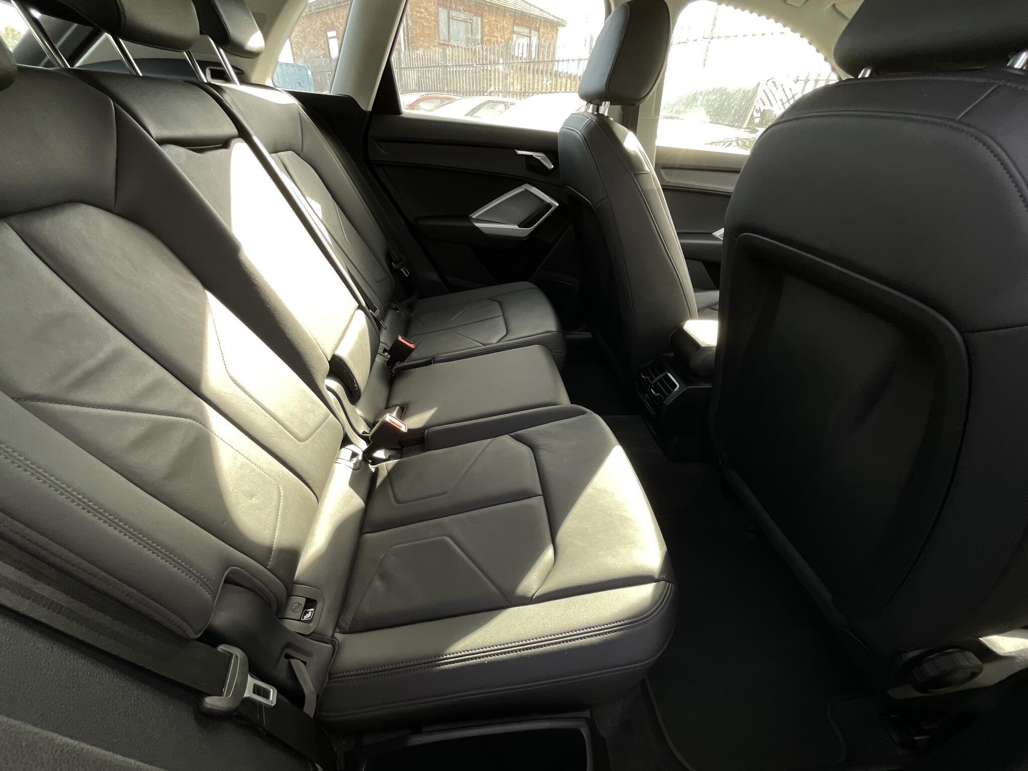 Audi Q3 - Image 12