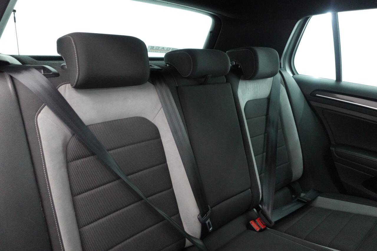 Volkswagen Golf - Image 18