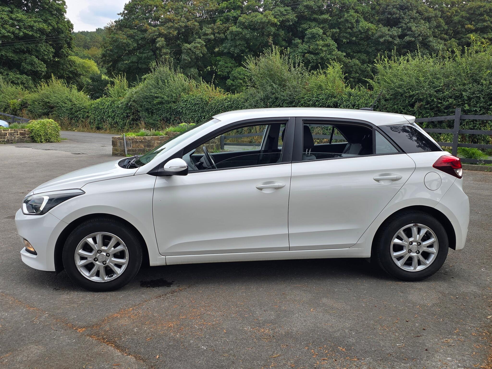 Hyundai i20 - Image 14