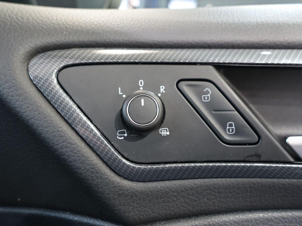 Volkswagen Golf - Image 26