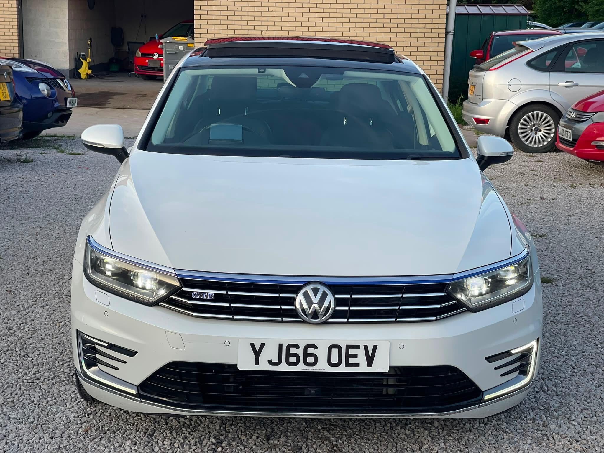 Volkswagen Passat - Image 3