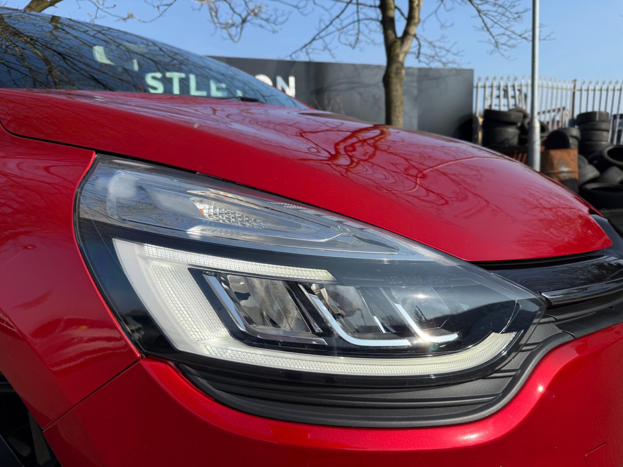 Renault Clio - Image 5