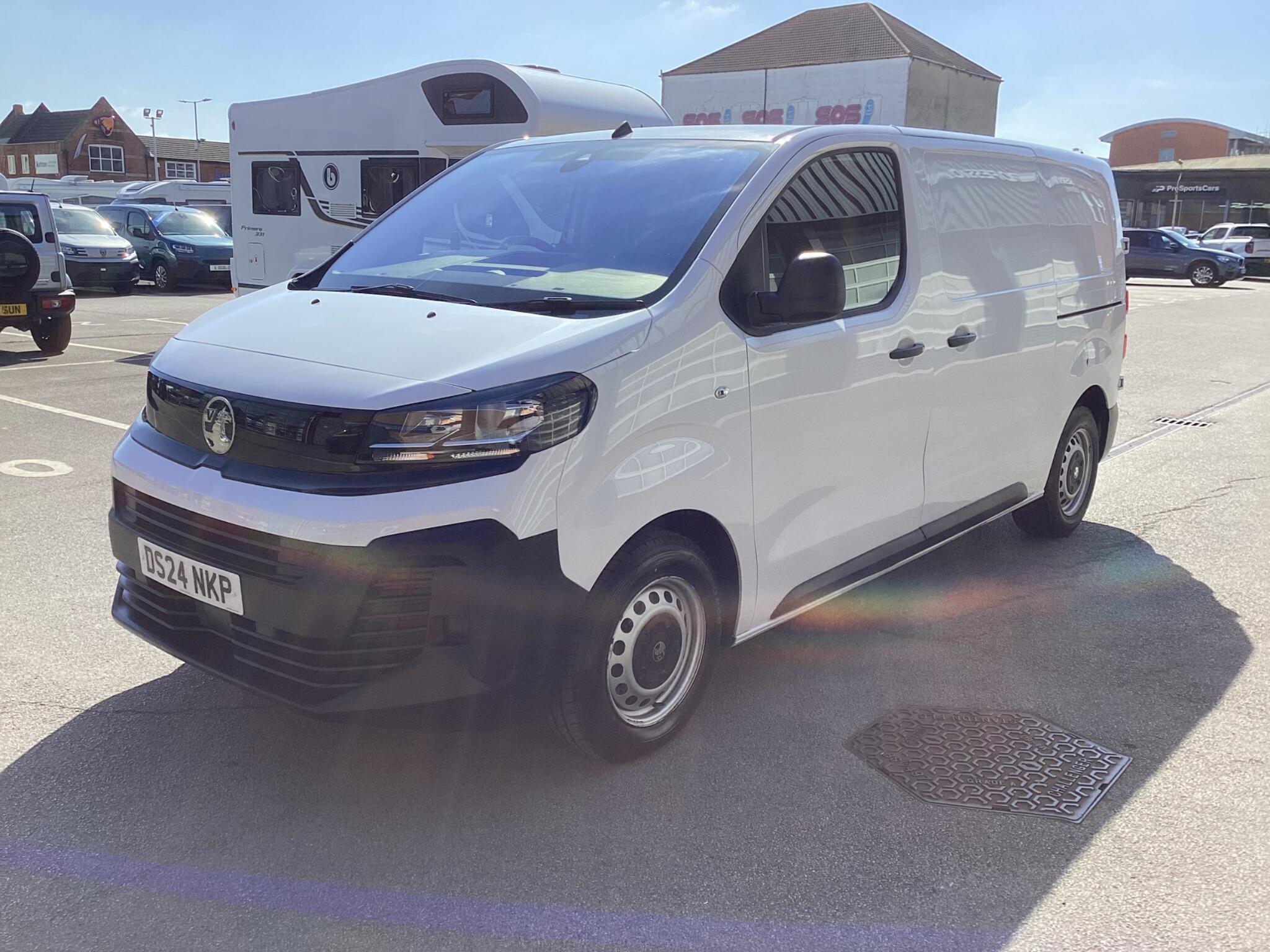 Vauxhall Vivaro - Image 3