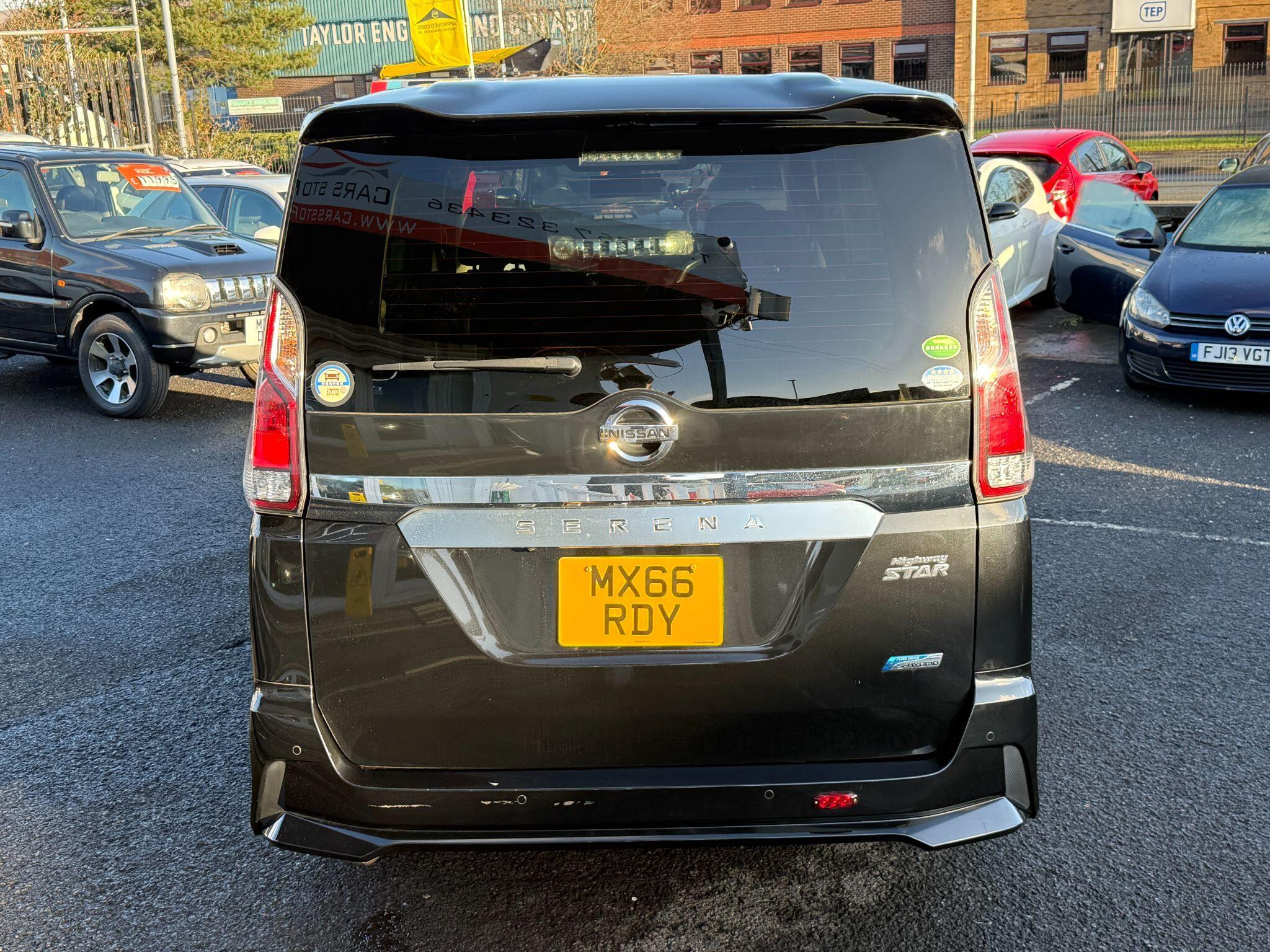 Nissan Serena - Image 17