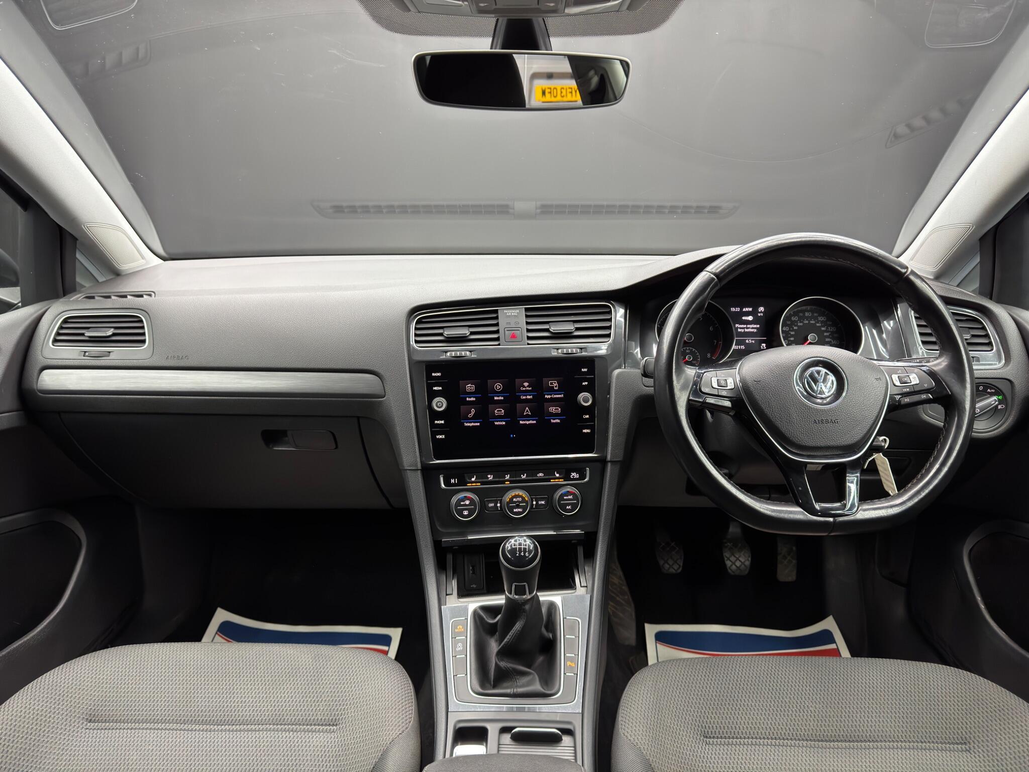 Volkswagen Golf - Image 10