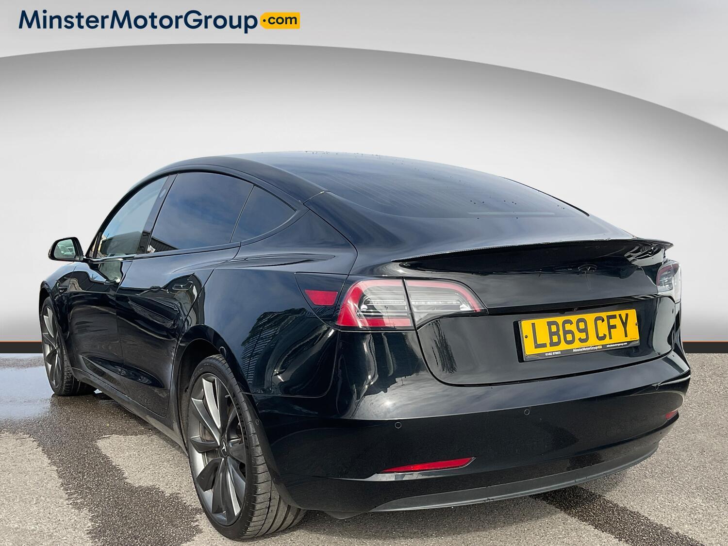 Tesla Model 3 - Image 4