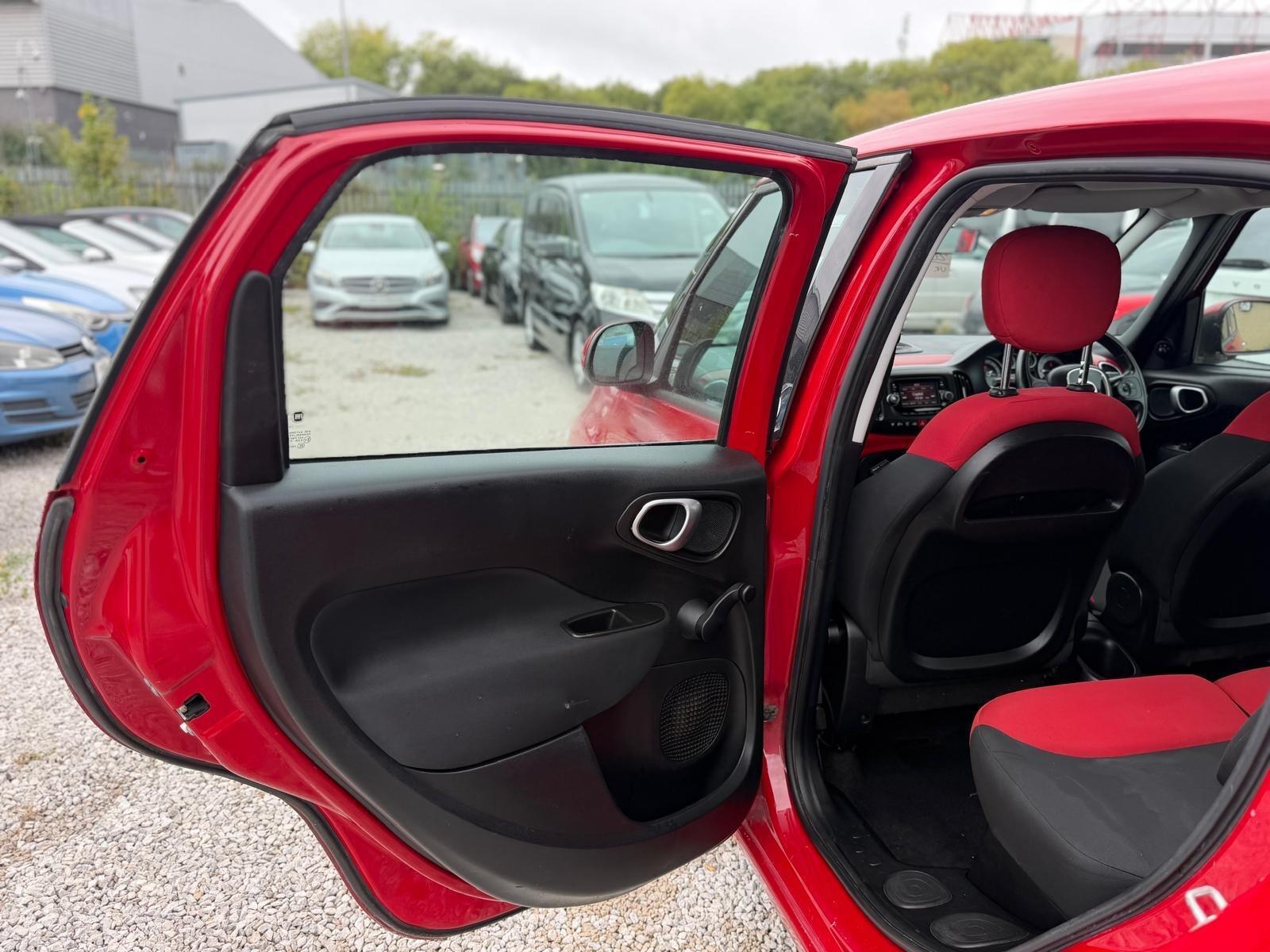 Fiat 500L - Image 16