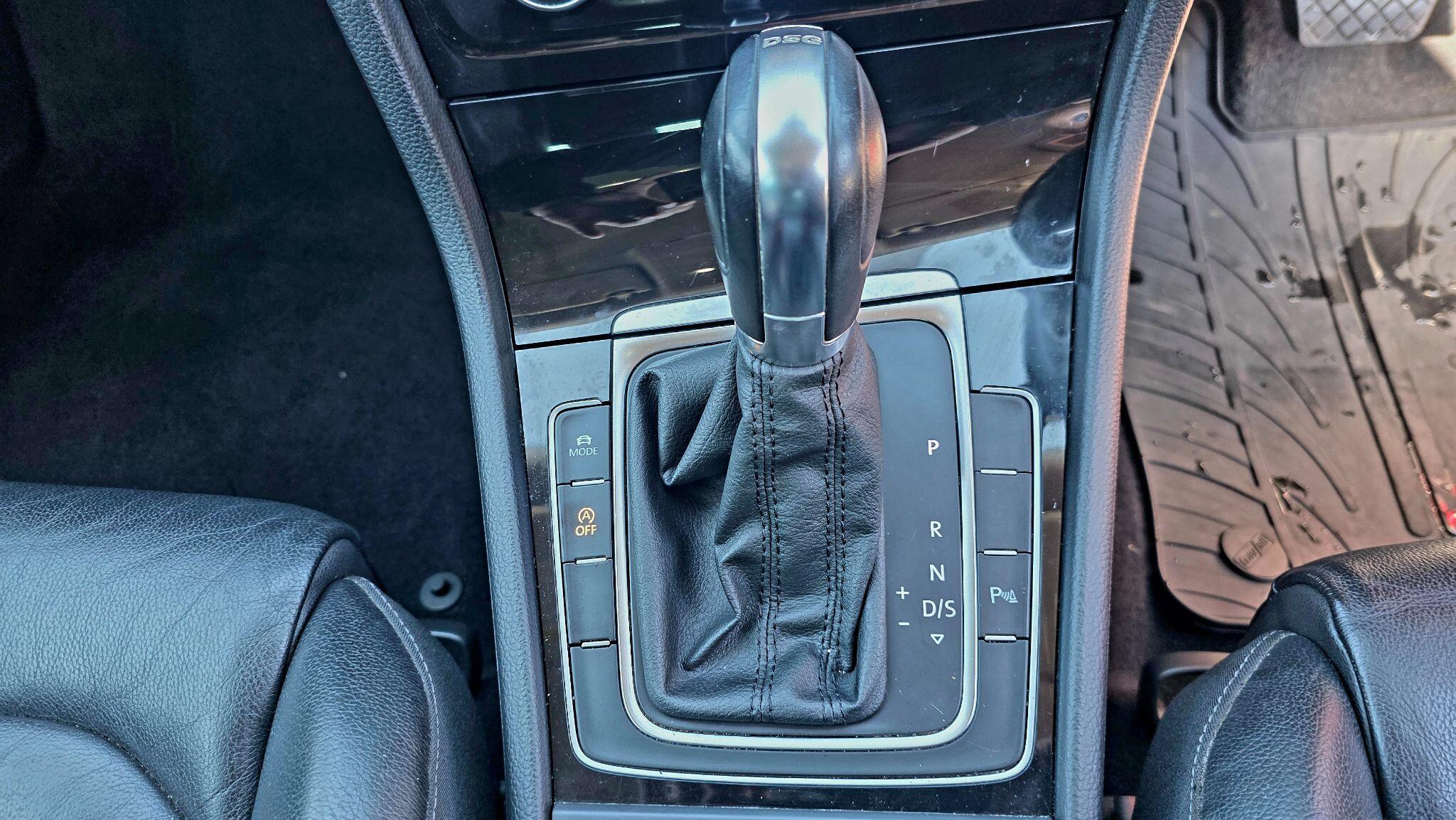 Volkswagen Golf - Image 26